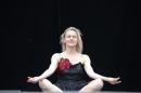 La Reine s ennuie 36 * 5616 x 3744 * (6.35MB)
